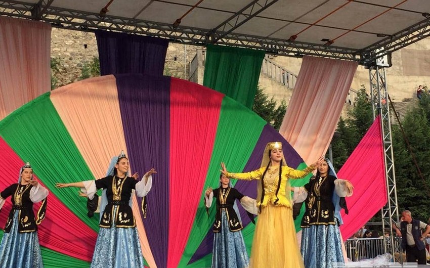 Tbilisidə qala konsertdə Azərbaycanın milli musiqi nümunələri təqdim olunub - FOTO