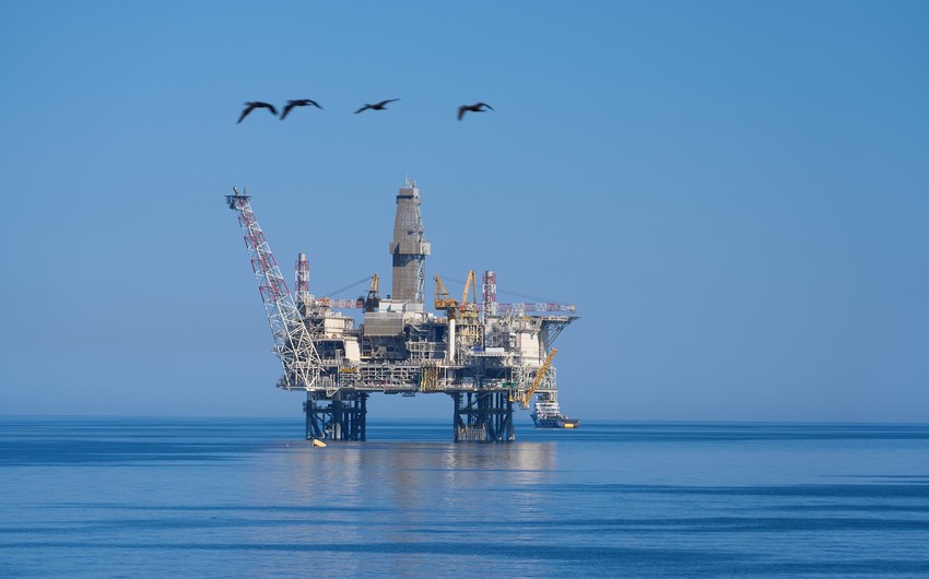 BP начала добычу нефти с новой платформы на блоке АЧГ