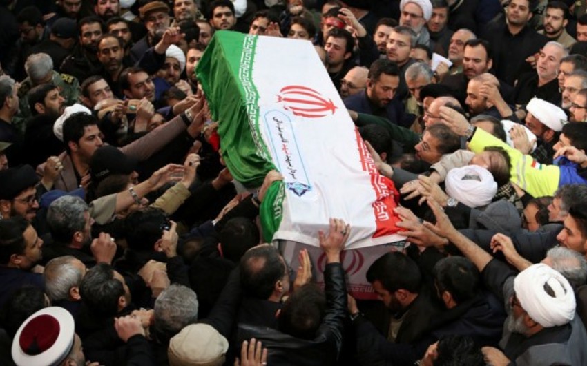35 mourners die in stampede at Soleimani funeral