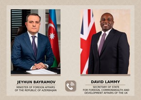 Ceyhun Bayramov britaniyalı həmkarı ilə Azərbaycan-Ermənistan arasındakı sülh prosesinin son durumunu müzakirə edib