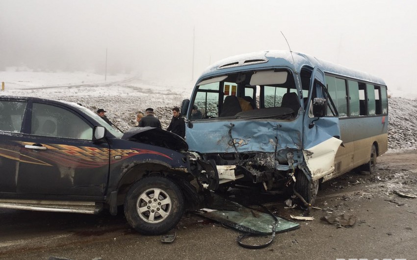 В Гусарах пассажирский автобус попал в аварию, пострадали более 10 человек - ФОТО