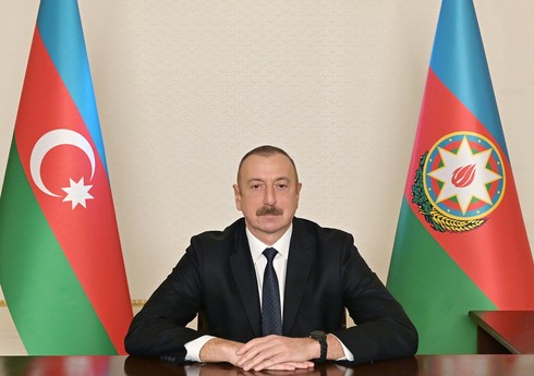 Президент Ильхам Алиев поздравил Эльдара Гулиева