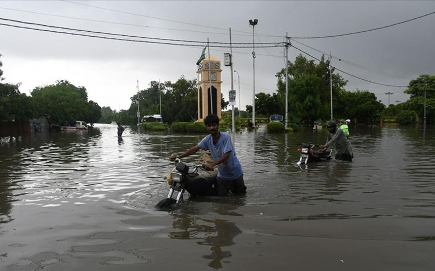 Pakistanda leysan yağışlar 903 nəfərin həyatına son qoyub