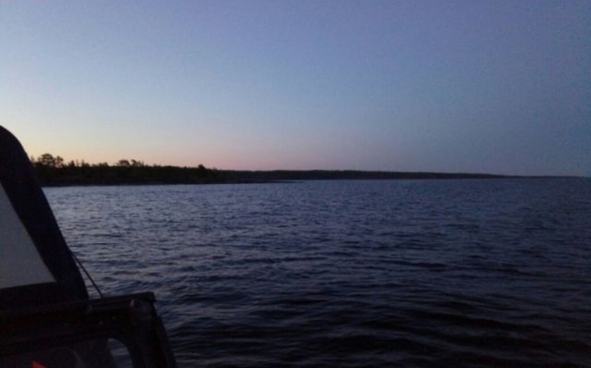 На озере в Карелии перевернулась лодка с подростками, есть погибшие