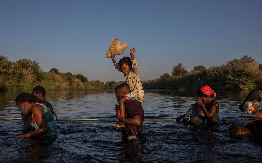 Не менее 9 мигрантов утонули в реке на границе Мексики с США