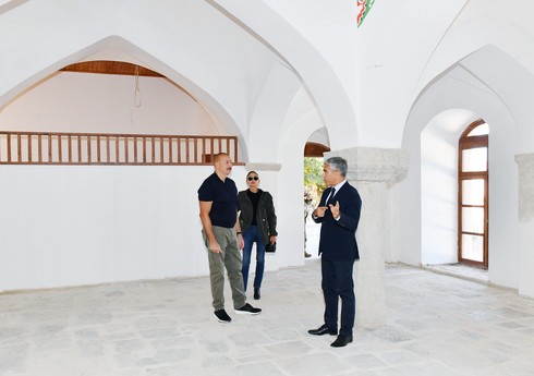 Ильхам Алиев и Мехрибан Алиева ознакомились с реставрационными работами в имении Мехмандаровых в Шуше