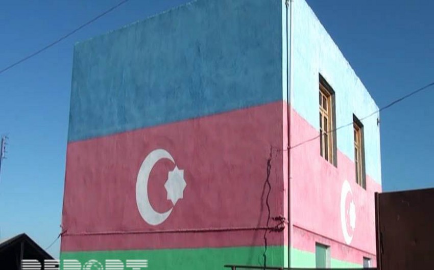 Goranboy sakini evini Azərbaycan bayrağının rənglərinə bürüyüb - FOTO