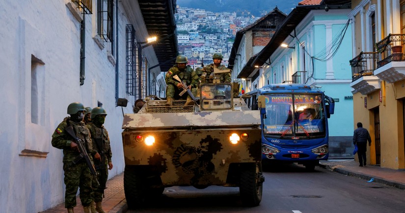 В Эквадоре расследуются восемь дел об убийствах в период ЧП
