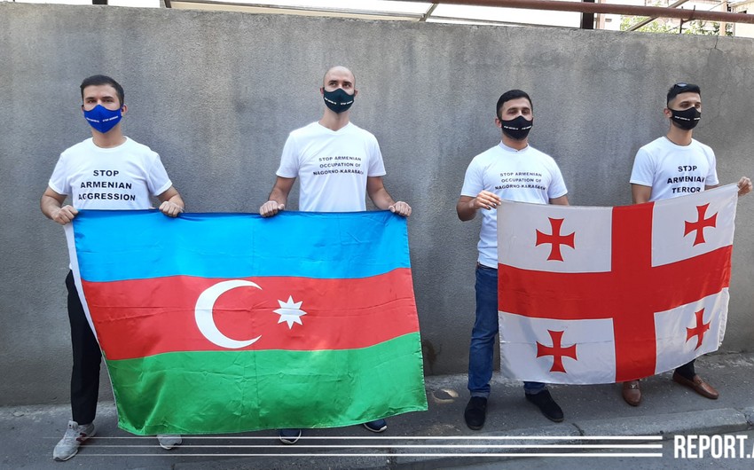 Ermənistanın Gürcüstandakı səfirliyi qarşısında etiraz aksiyası keçirilir