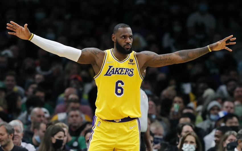 LeBron James makes NBA history in Kings-Lakers game