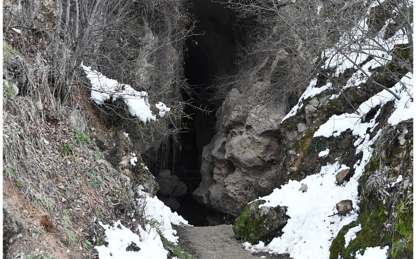 Jurnalistlər Azıx mağarasına gedib