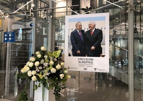 В Тбилиси открылась выставка, посвященная памяти Гейдара Алиева