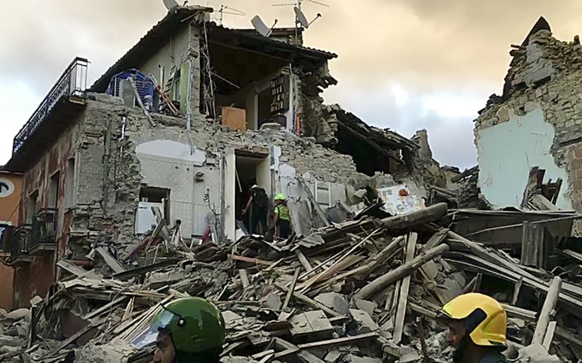 Число жертв землетрясения в Италии достигло 278 человек