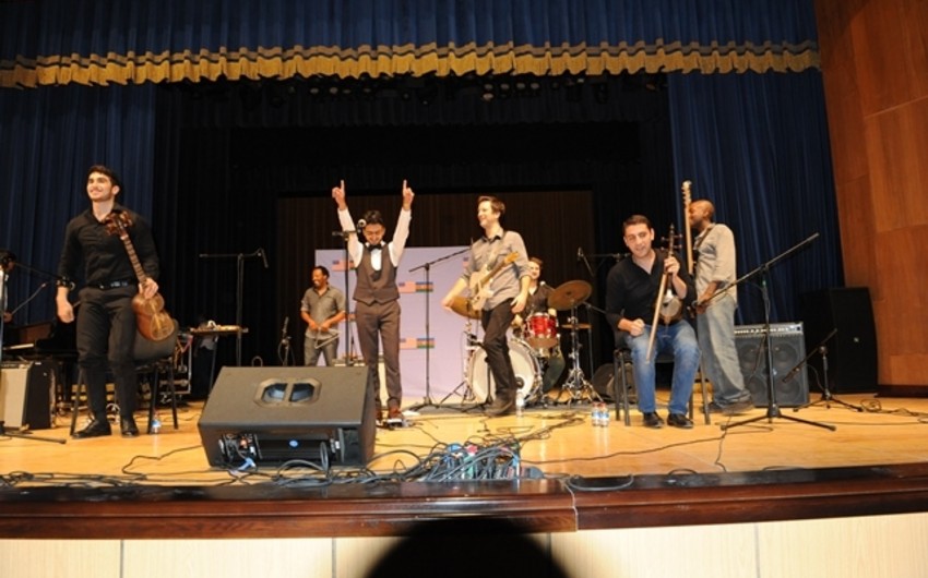 Американская музыкальная группа Матуто выступила с концертом в Баку