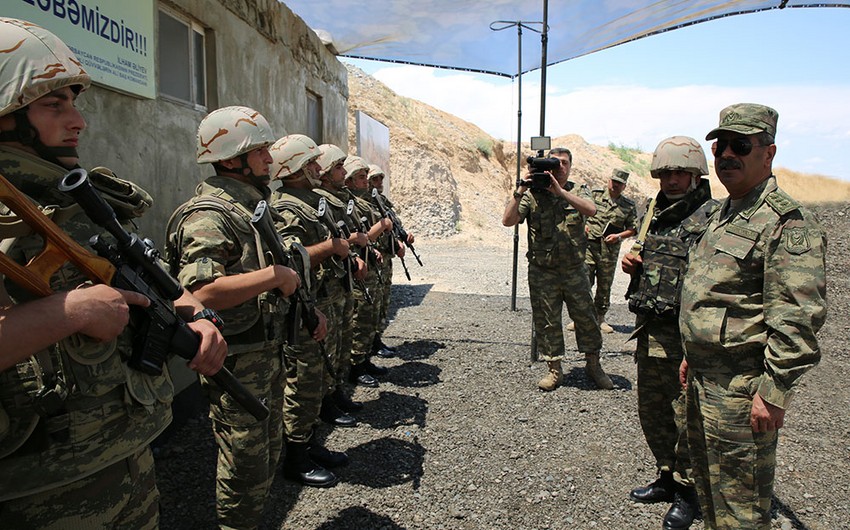 Leadership of Azerbaijani Defence Ministry visits frontline