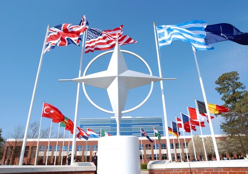 Страны НАТО договорились наращивать оборонные расходы