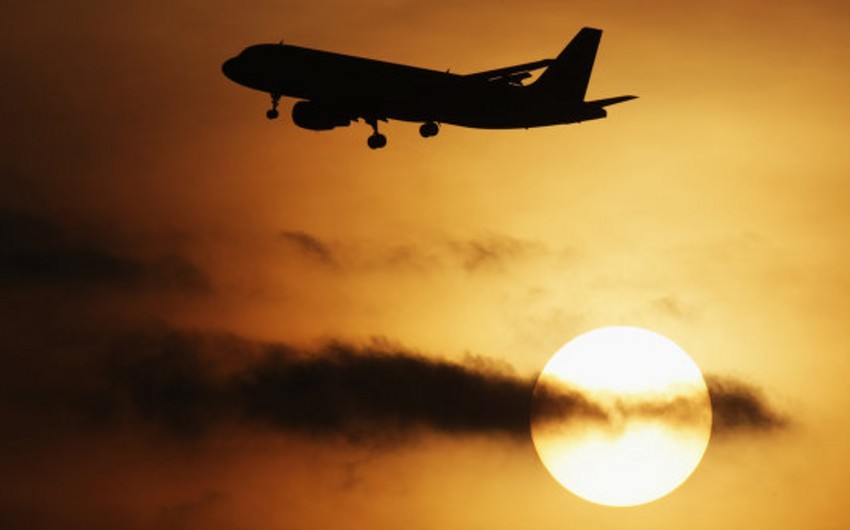 СМИ: Пассажир самолета Дубай-Киев угрожает взорвать борт
