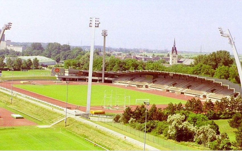 Австрийский футбольный клуб Карабах Вена получил новый стадион - ФОТО