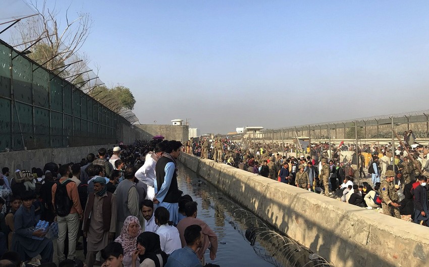 Evacuation resumes in Kabul after explosions outside airport