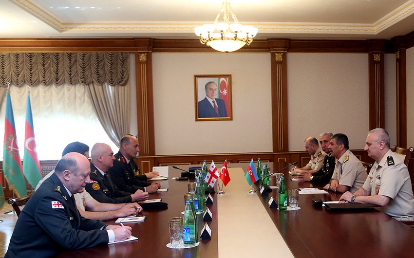 Закир Гасанов встретился с руководителями военно-учебных заведений Азербайджана, Турции и Грузии