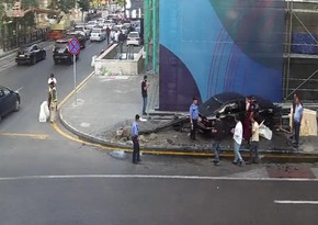 В Баку произошла авария, светофор пришел в негодность