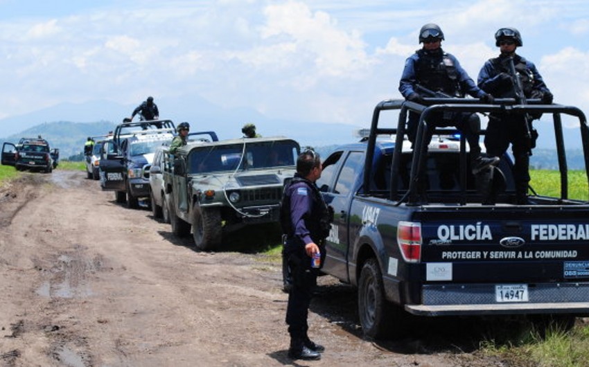 ​Meksika polisi 73 taksi sürücüsünü saxlayıb