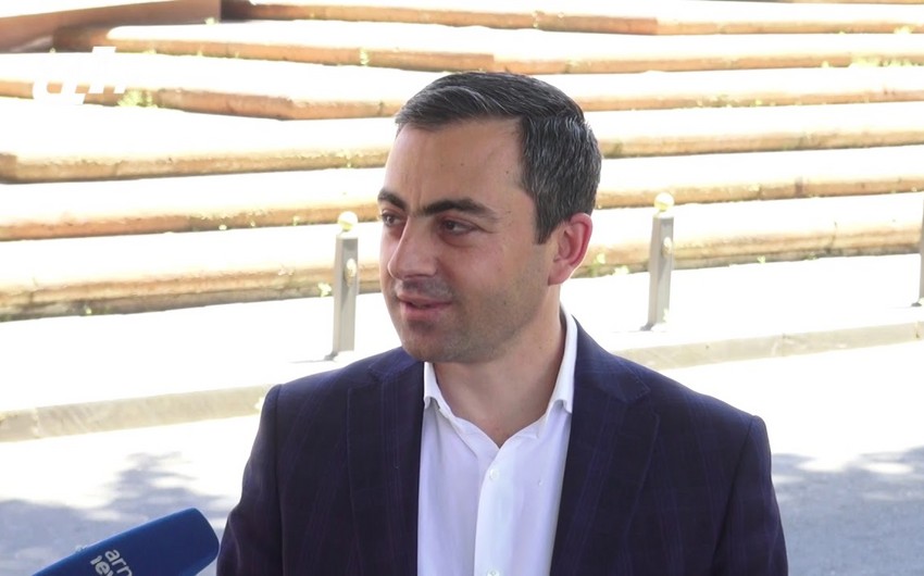 В Армении активист оппозиции оскорбил Пашиняна