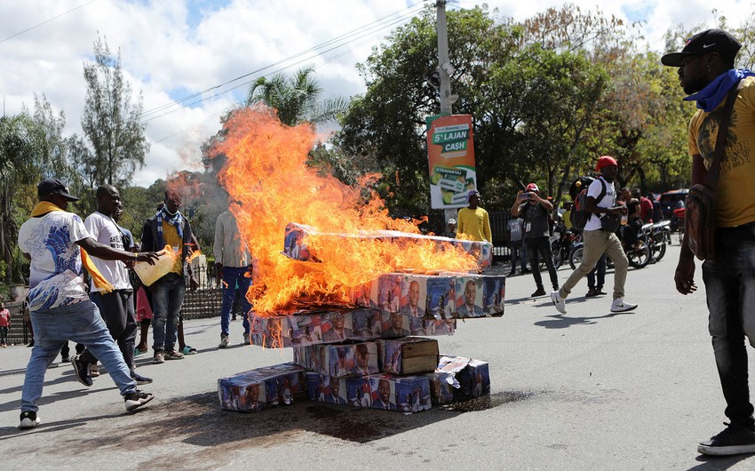 Посольства ряда стран в Гаити приостановили работу из-за протестов полицейских