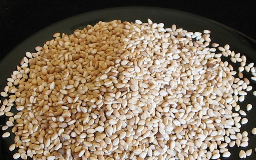 Азербайджан увеличил закупки семян кунжута из Турции в 44 раза