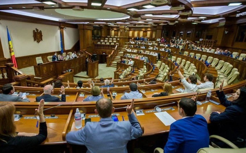 Moldovan parliament backs new government 
