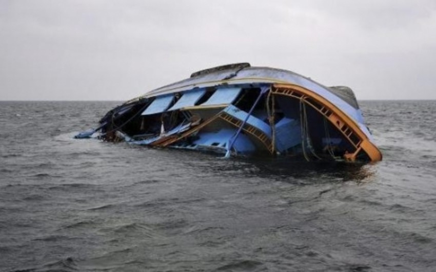 При крушении лодки у берегов Индии погибли девять туристов
