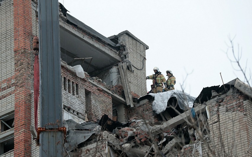 Из-под завалов здания в Индии спасли порядка 60 человек