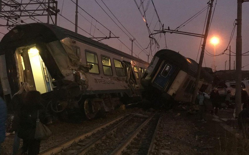 Train gone off rails in north Italy, dead and wounded reported