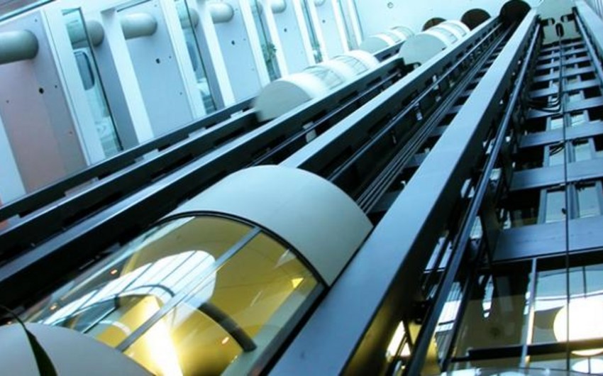 World's fastest elevator cranks up in China