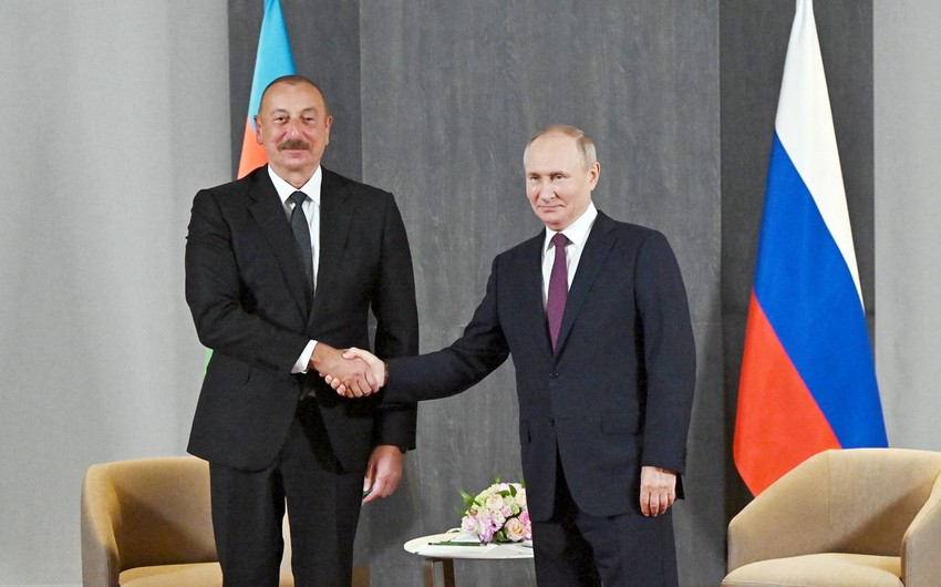 Azerbaijani, Russian presidents talk over phone