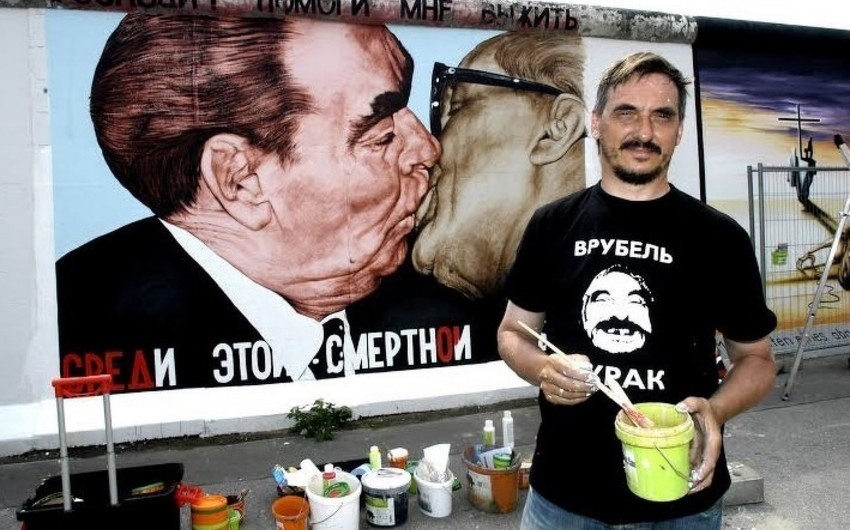 Умер автор знаменитого граффити с Брежневым