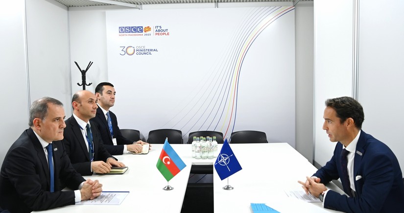 Ceyhun Bayramov NATO nümayəndəsi ilə regional məsələləri müzakirə edib