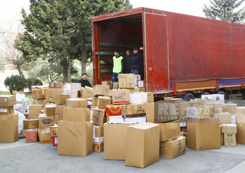Из Азербайджана в Турцию отправлено 127 грузовиков с гумпомощью