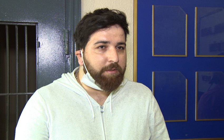 В Баку оштрафован выдававший себя за журналиста владелец салона