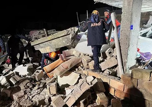 В Турции обрушился двухэтажный жилой дом, погибли два человека