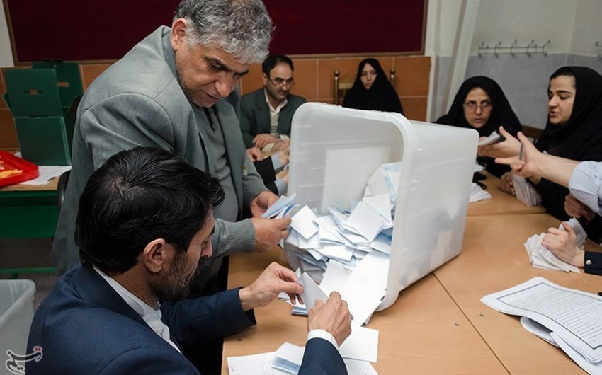 Представители консерваторов лидируют на парламентских  выборах в Иране