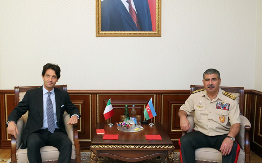 Azerbaijani Defense Minister meets Italian Ambassador