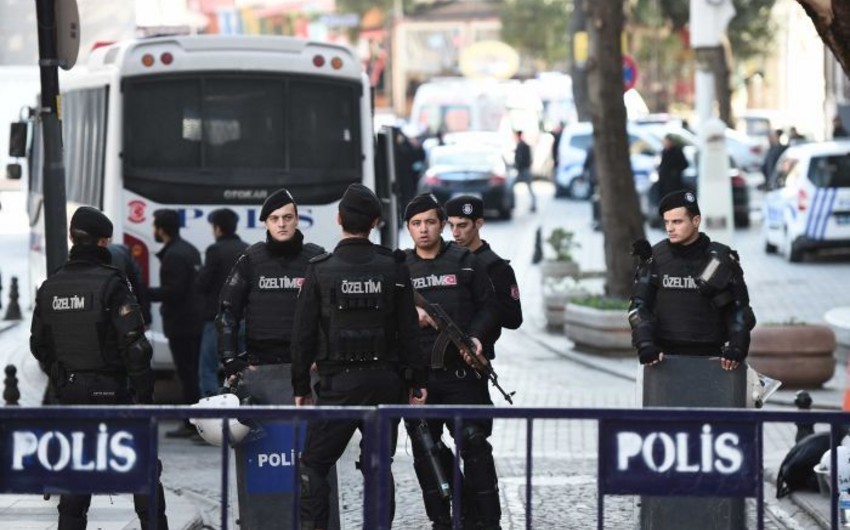 İstanbulda bağlamanın partlaması nəticəsində 3 nəfər yaralanıb