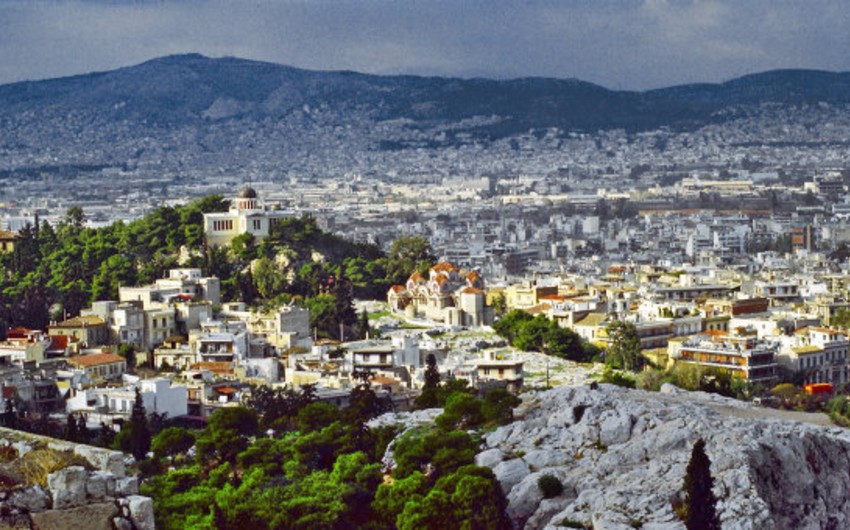 В центре Афин во время перестрелки пострадали три человека