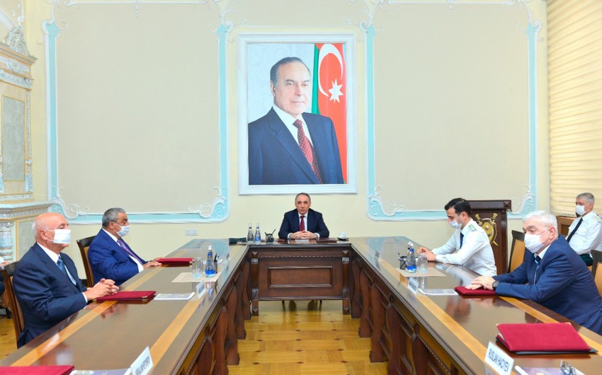 Kamran Əliyev Baş prokurorun sabiq müavinləri ilə görüşdü
