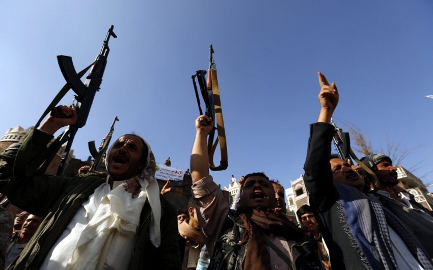 Десятки солдат убиты при нападении боевиков Аль-Каиды на военную базу на востоке Йемена