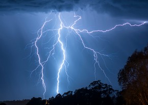 Ученые попытаются управлять молниями с помощью гигантского лазера