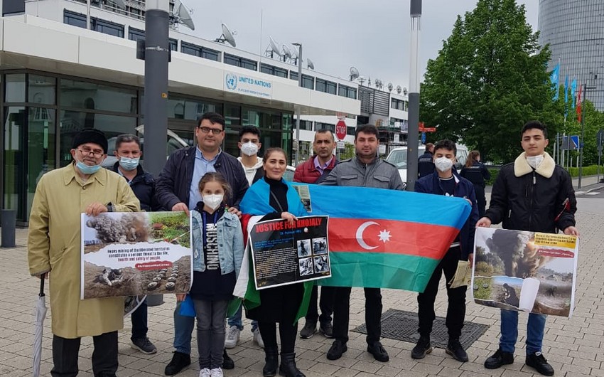 Azerbaijanis living in Germany stage protest before UN headquarters