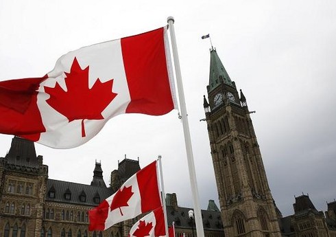 Канада временно отзывает часть персонала из посольства в Украине