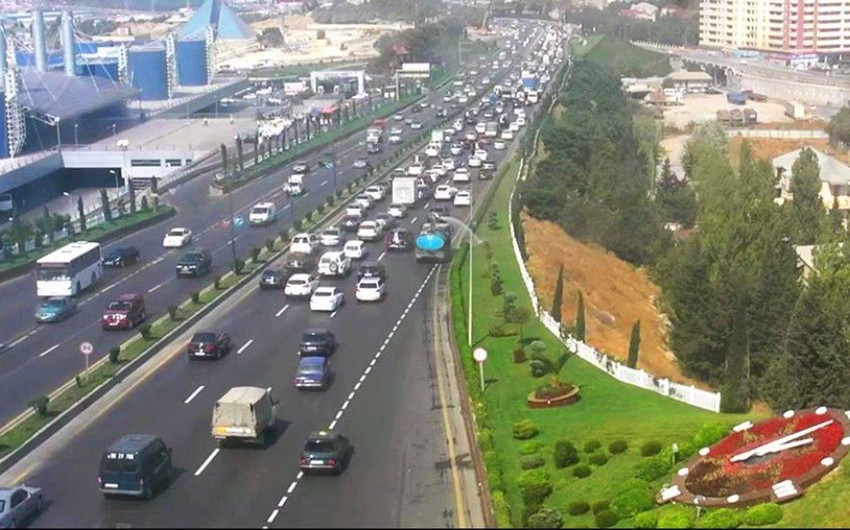 ​На шоссе Баку-Сумгайыт отмечается плотное движение транспорта